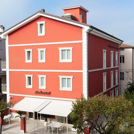 Echotel Porto Recanati Esterno foto